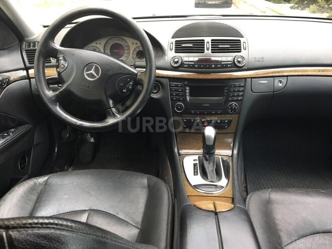 Mercedes E 240 2002, 233,000 km - 2.6 л - Bakı