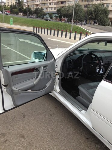 Mercedes C 230 1999, 162,000 km - 2.3 l - Bakı