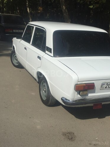 LADA (VAZ) 21011 1979, 400,000 km - 1.6 l - Yevlax