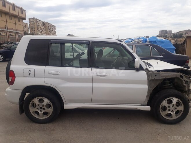 Mitsubishi Pajero io 2000, 180,000 km - 1.8 l - Bakı