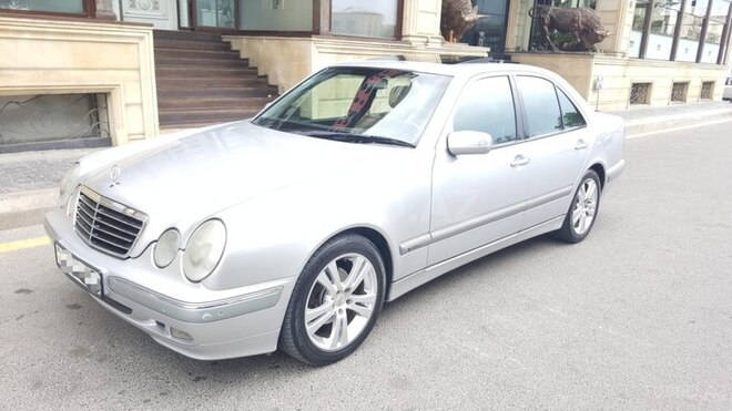 Mercedes E 240 2000, 210,000 km - 2.6 л - Bakı