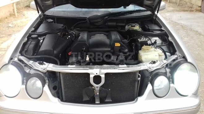 Mercedes E 240 2000, 214,123 km - 2.4 l - Bakı