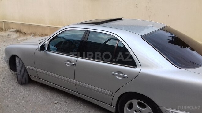 Mercedes E 240 2000, 214,123 km - 2.4 l - Bakı
