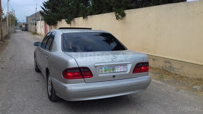 Mercedes E 240 2000, 214,123 km - 2.4 l - Bakı
