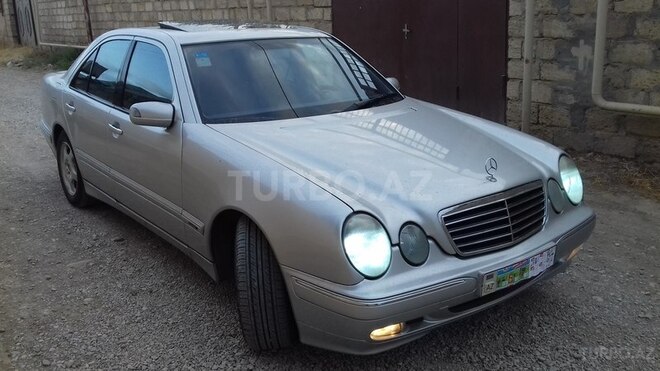 Mercedes E 240 2000, 214,123 km - 2.4 l - Bakı