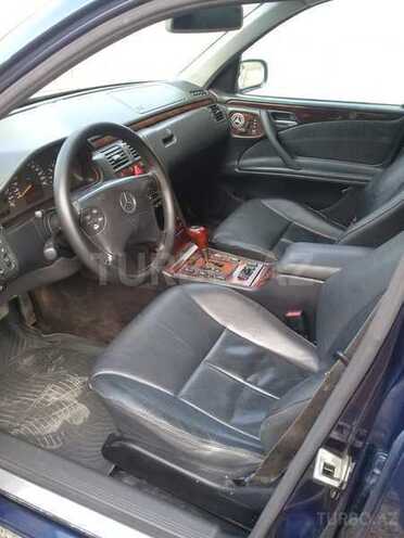 Mercedes E 240 1999, 208,632 km - 2.4 l - Ağcabədi