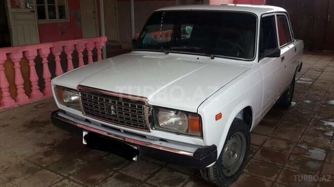 LADA (VAZ) 2107 2003, 108,000 km - 1.6 l - Salyan