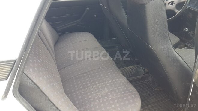 LADA (VAZ) 2107 2003, 108,000 km - 1.6 l - Salyan