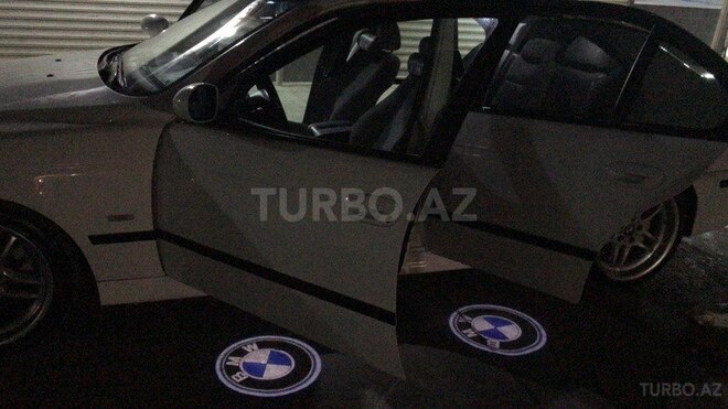 BMW 525 2001, 260,000 km - 2.5 l - Bakı