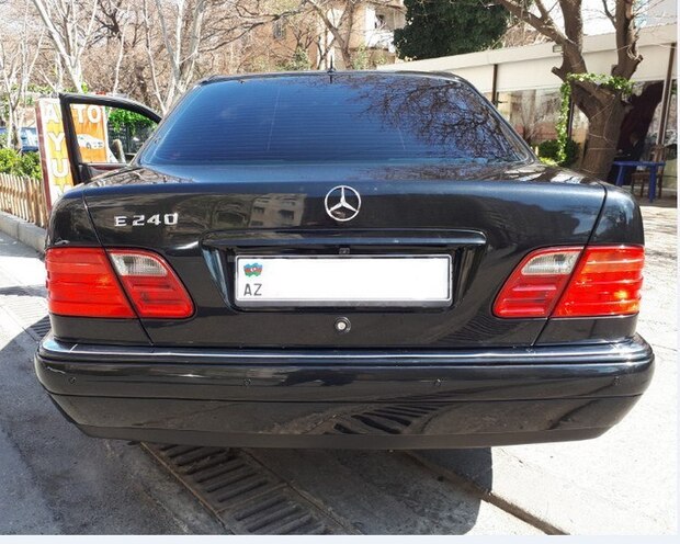 Mercedes E 240 1999, 252,000 km - 8.0 л - Bakı