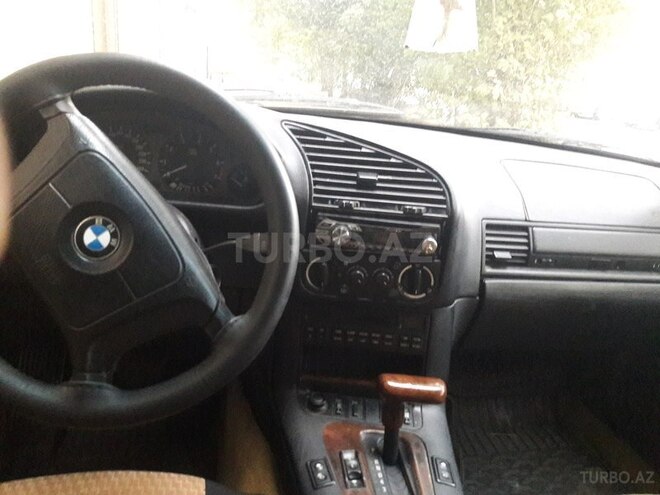 BMW 320 1995, 242,000 km - 2.5 l - Bakı