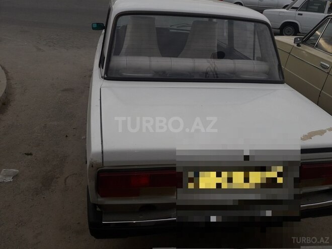 LADA (VAZ) 2107 2003, 80,000 km - 1.6 l - Salyan