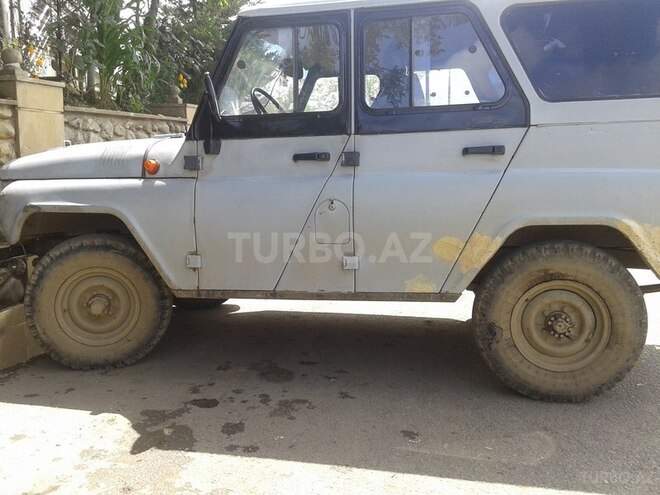 UAZ 469 2003, 140,000 km - 2.4 l - Lerik