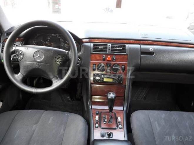 Mercedes E 240 2000, 183,000 km - 2.6 л - Bakı
