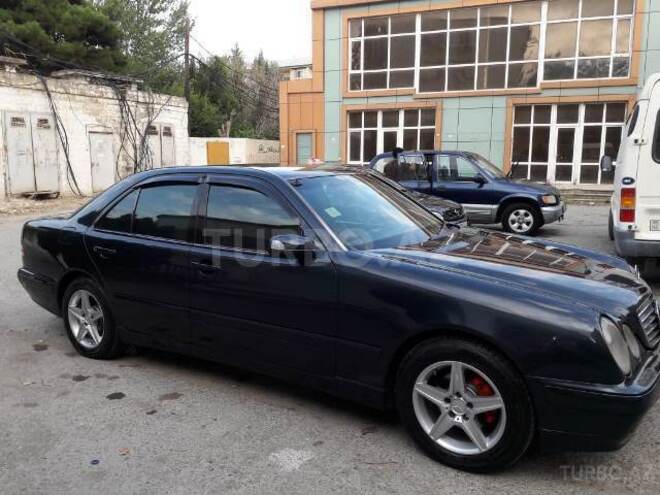 Mercedes E 240 2000, 183,000 km - 2.6 л - Bakı