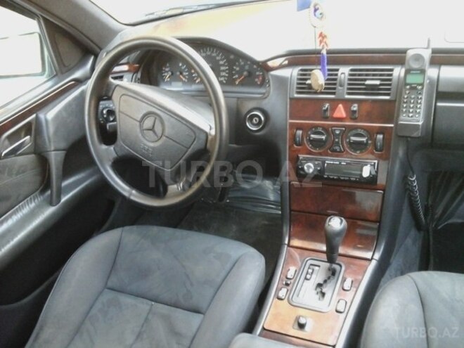 Mercedes E 200 1996, 247,000 km - 2.0 л - Bakı