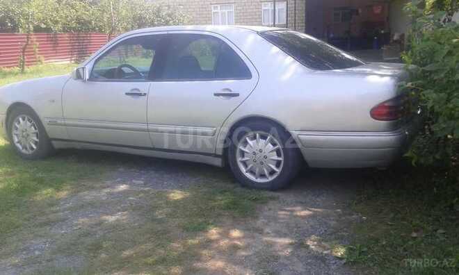 Mercedes E 240 1998, 39,500 km - 2.4 l - Zaqatala