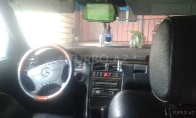 Mercedes E 240 1998, 39,500 km - 2.4 l - Zaqatala