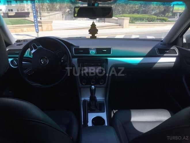 Volkswagen Passat 2012, 99,000 km - 2.5 l - Bakı