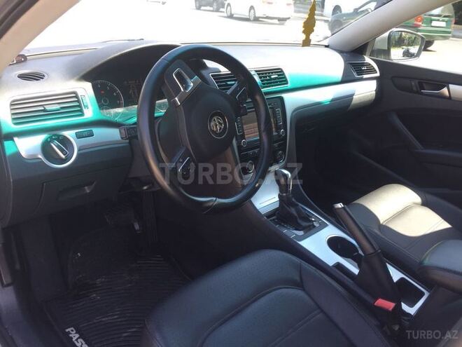 Volkswagen Passat 2012, 99,000 km - 2.5 l - Bakı