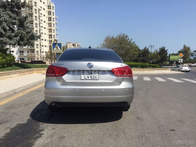 Volkswagen Passat 2012, 99,000 km - 2.5 l - Bakı