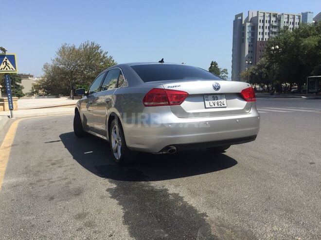 Volkswagen Passat 2012, 99,000 km - 2.5 l - Bakı