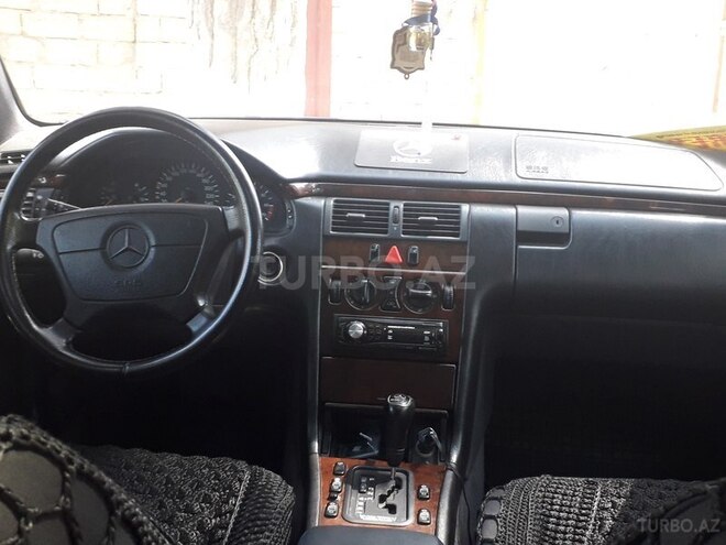 Mercedes C 280 1997, 235,000 km - 2.8 l - Sumqayıt