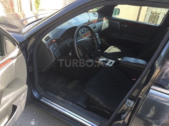 Mercedes E 230 1997, 27,000 km - 2.3 l - Bakı
