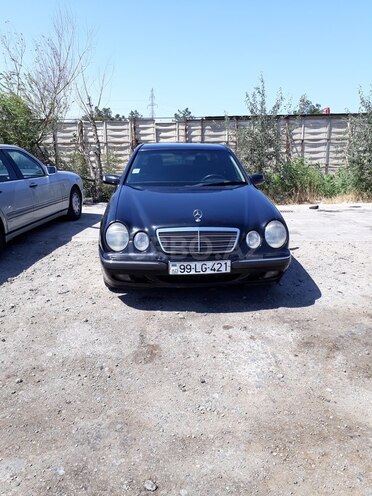 Mercedes E 220 2000, 330,000 km - 2.2 l - Sumqayıt
