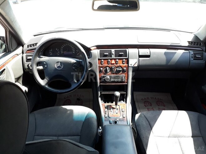 Mercedes E 220 2000, 330,000 km - 2.2 l - Sumqayıt