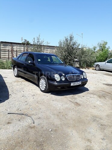 Mercedes E 220 2000, 330,000 km - 2.2 l - Sumqayıt