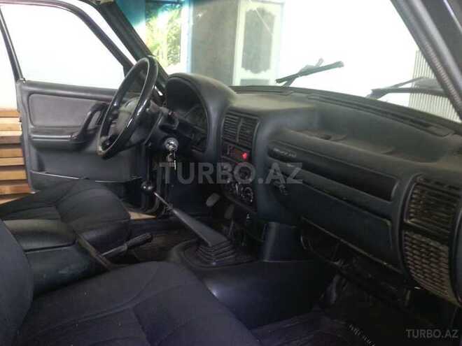 GAZ 31105 2005, 140,000 km - 2.3 l - Salyan