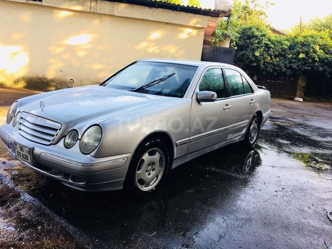 Mercedes E 220 1999, 330,000 km - 2.2 л - Bakı