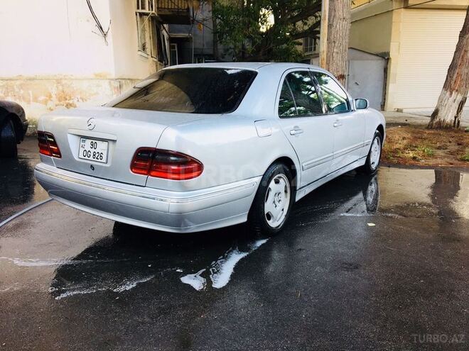 Mercedes E 220 1999, 330,000 km - 2.2 л - Bakı