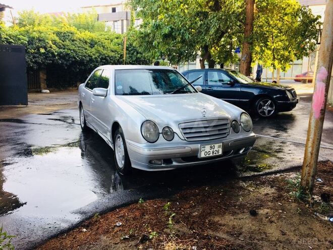 Mercedes E 220 1999, 330,000 km - 2.2 л - Bakı