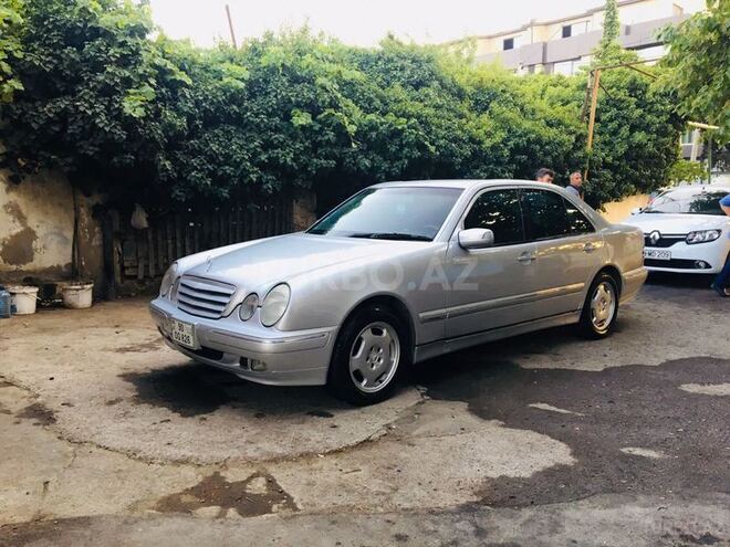 Mercedes E 220 1999, 330,000 km - 2.2 л - Bakı