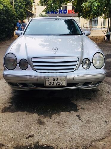 Mercedes E 220 1999, 330,000 km - 2.2 л - Bakı