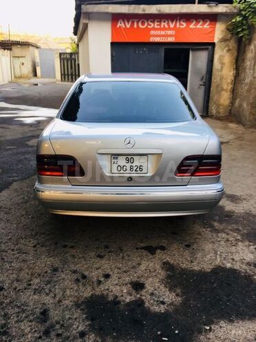 Mercedes E 220 1999, 330,000 km - 2.2 л - Bakı