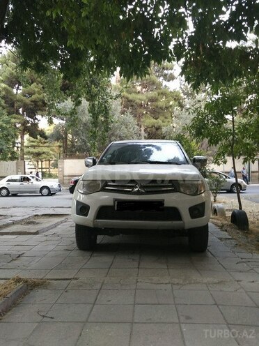 Mitsubishi L200 2010, 140,000 km - 2.5 л - Bakı