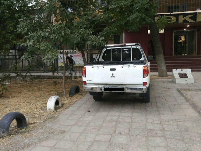 Mitsubishi L200 2010, 140,000 km - 2.5 л - Bakı