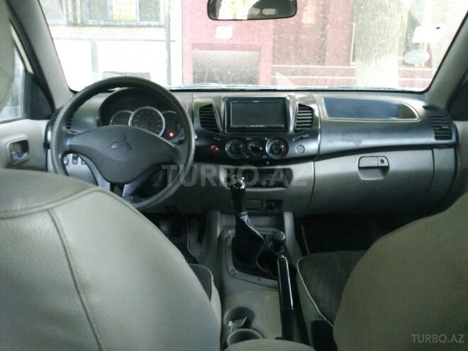 Mitsubishi L200 2010, 140,000 km - 2.5 л - Bakı