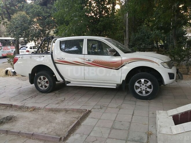Mitsubishi L200 2010, 140,000 km - 2.5 л - Bakı