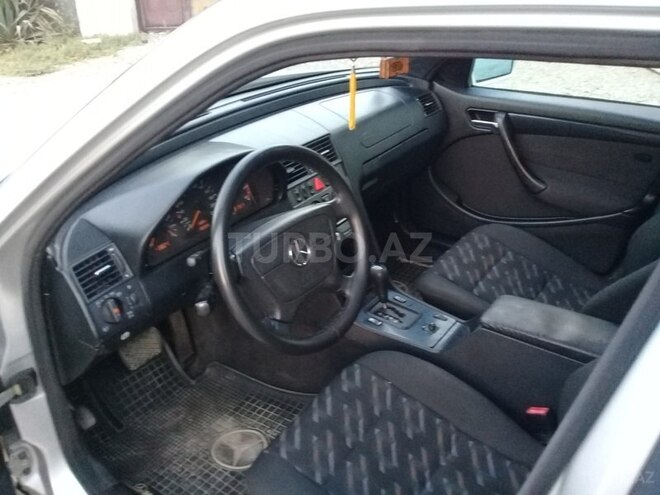 Mercedes C 220 2000, 380,000 km - 2.2 l - Ağcabədi