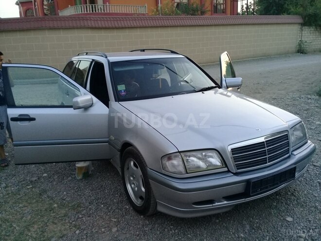Mercedes C 220 2000, 380,000 km - 2.2 l - Ağcabədi