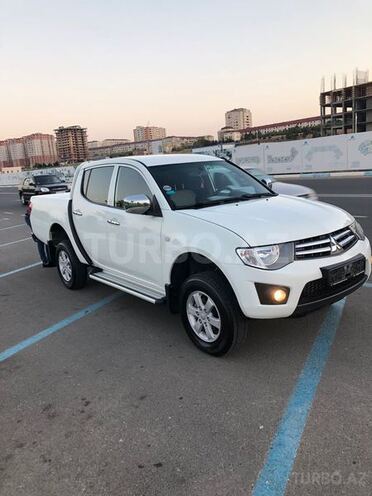 Mitsubishi L200 2014, 165,000 km - 2.7 l - Bakı