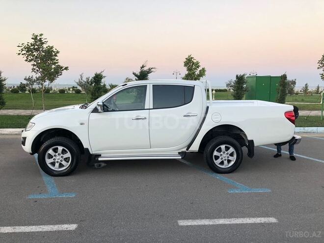 Mitsubishi L200 2014, 165,000 km - 2.7 l - Bakı