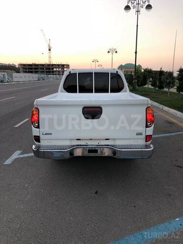 Mitsubishi L200 2014, 165,000 km - 2.7 l - Bakı
