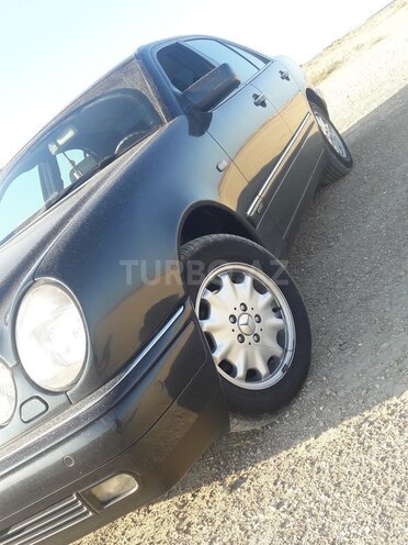 Mercedes E 240 1999, 336,100 km - 2.4 л - Bakı