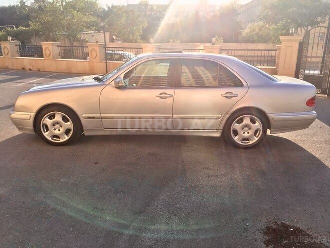 Mercedes E 280 2000, 250,000 km - 2.8 л - Bakı