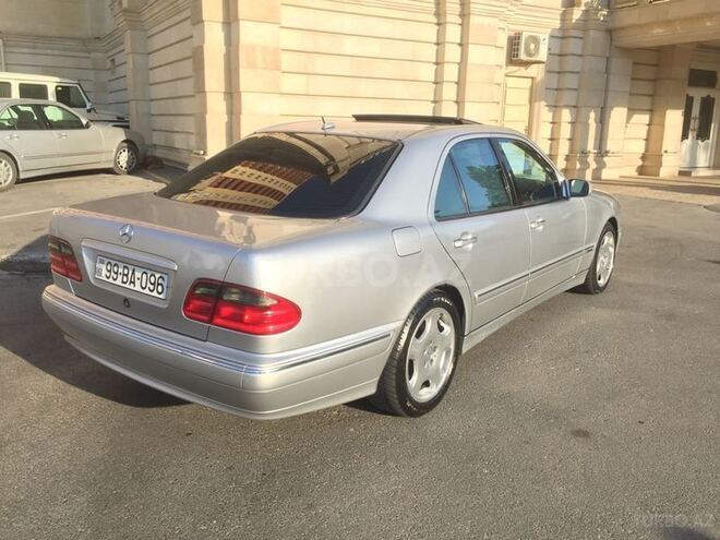 Mercedes E 280 2000, 250,000 km - 2.8 л - Bakı